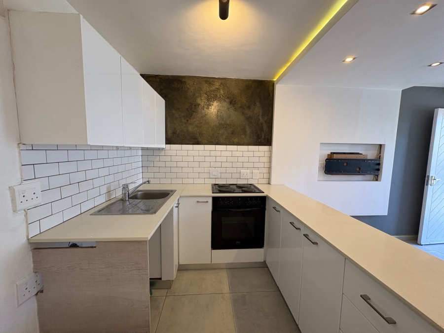 To Let 1 Bedroom Property for Rent in Table View Western Cape